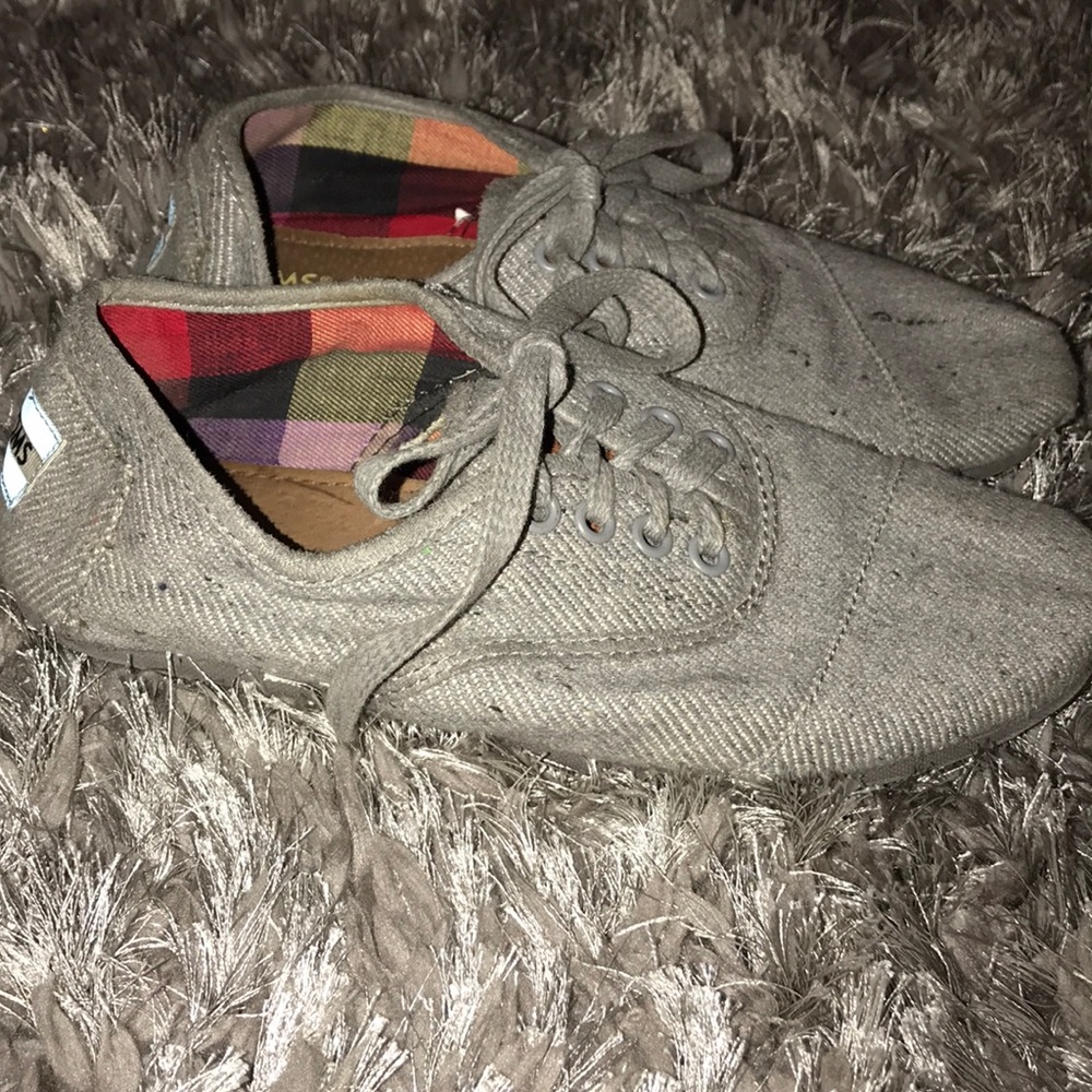 Gray lace up Toms